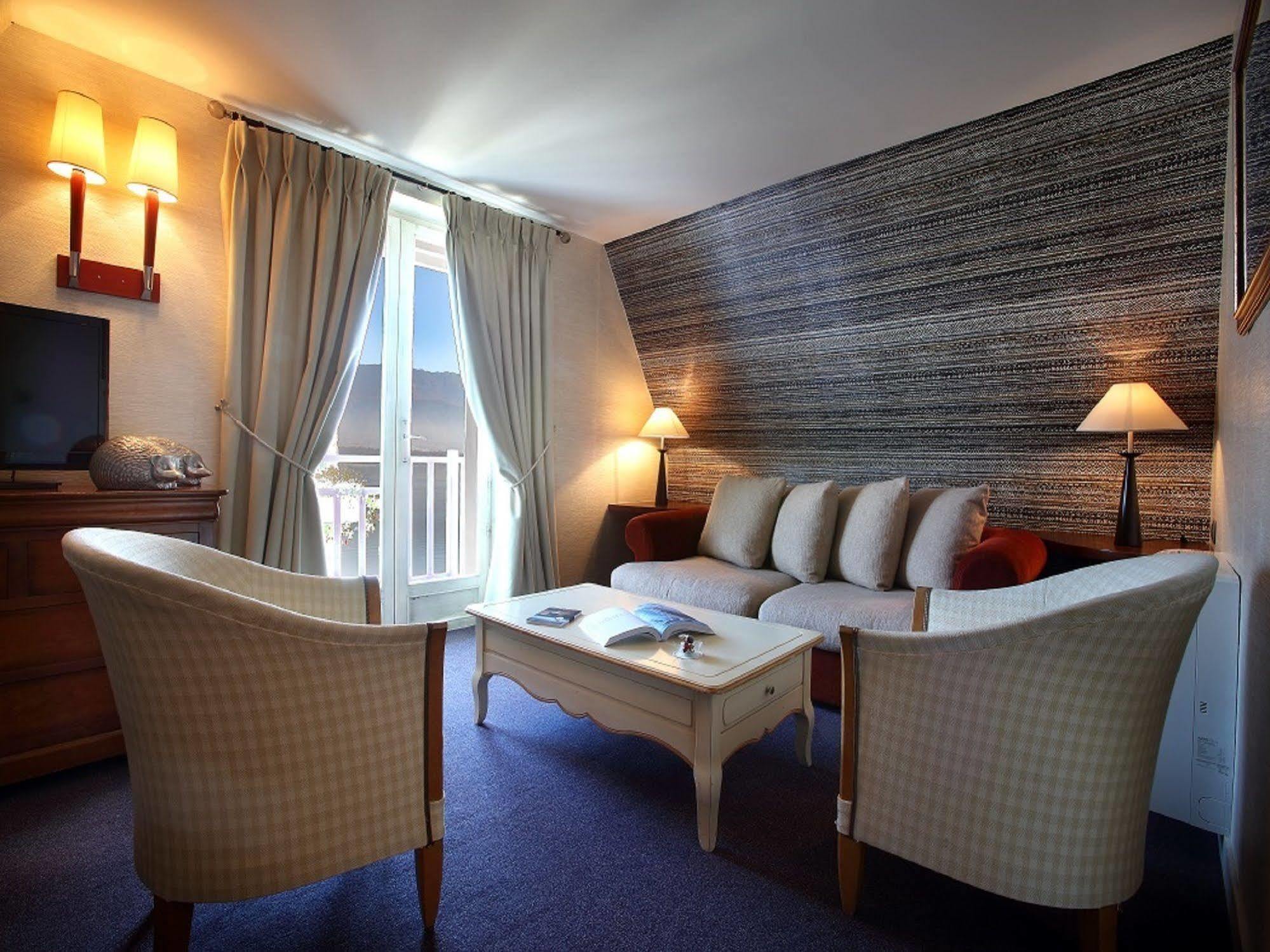 Hotel Ombremont Jean-Pierre Jacob Le Bourget-du-Lac Exteriér fotografie
